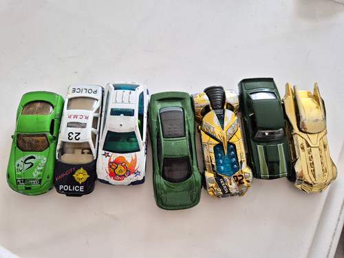 Mixed diecast toy cars lot - toy,